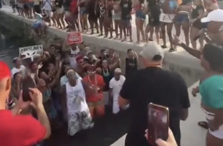 Festa no esgoto de Recife vira nova febre e chama atenção nas redes