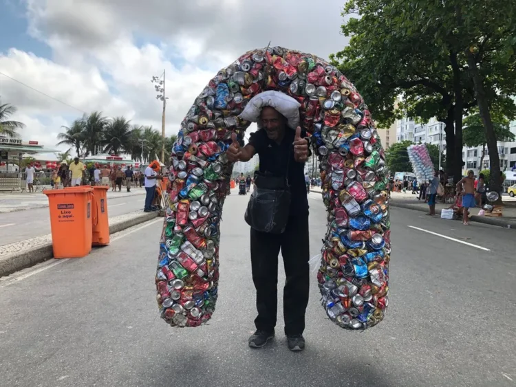 Nem o catador de latinha escapou: imposto da reciclagem pode saltar para 26,5%