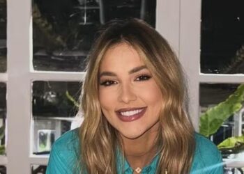 Virginia desembarca no Brasil e mostra evolução nos ensaios de samba