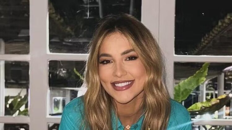 Virginia desembarca no Brasil e mostra evolução nos ensaios de samba