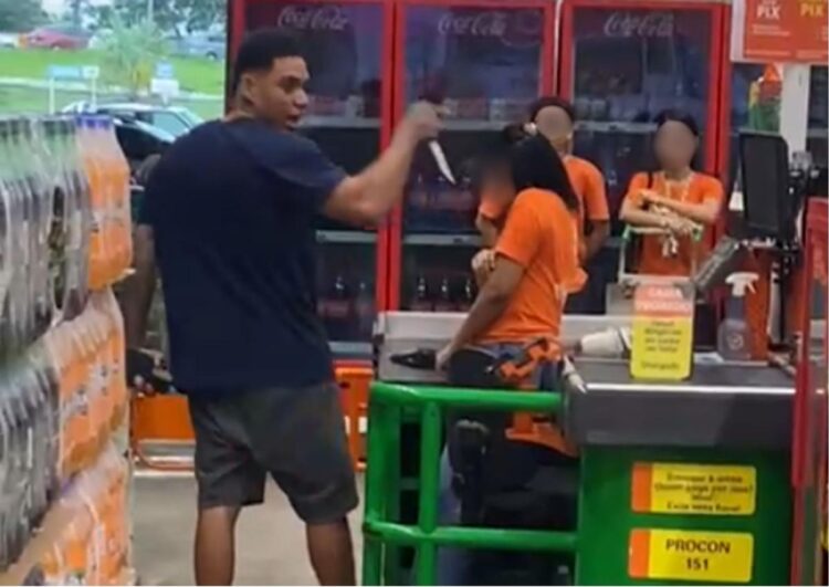 Ataque de ciúmes gera pânico em supermercado e homem acaba preso