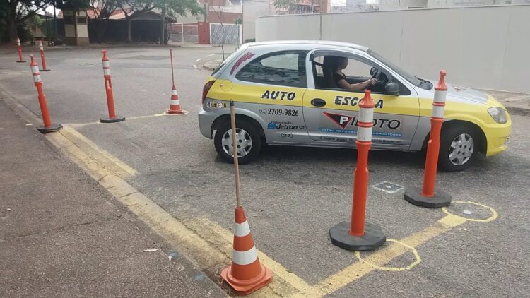 O fim da baliza? Estado retira manobra da prova prática da CNH