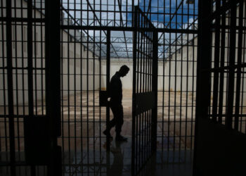 Governo destinará 40 Smart TVs para programa de cinema em presídios