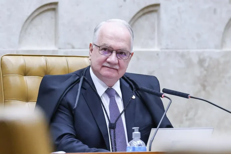 Fachin sinaliza que inquérito do BancoMaster deve sair do STF