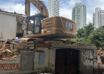 Prédio histórico é alvo de demolição irregular e vira polêmica em Belém