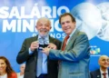 Durante cerimônia de 90 anos do salário mínimo, Lula afirma que valor é ‘muito baixo’