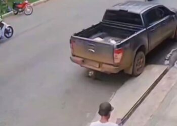 Homem é atingido por porta de caminhão ao entrar no carro em Parauapebas, no Pará