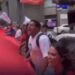 Manifestantes de esquerda cantam “Tô com Maduro, com Chávez e com Che” em protesto no Brasil