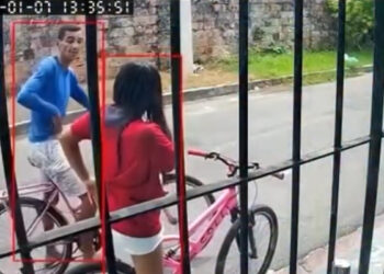 Adolescente é assaltada e ameaçada na porta de casa em Ananindeua