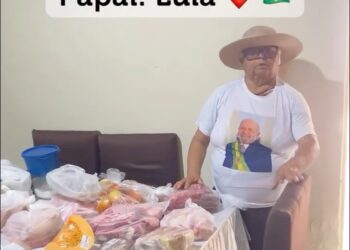 Idosa associa ‘fartura’ a Lula após compras em supermercado e vídeo viraliza