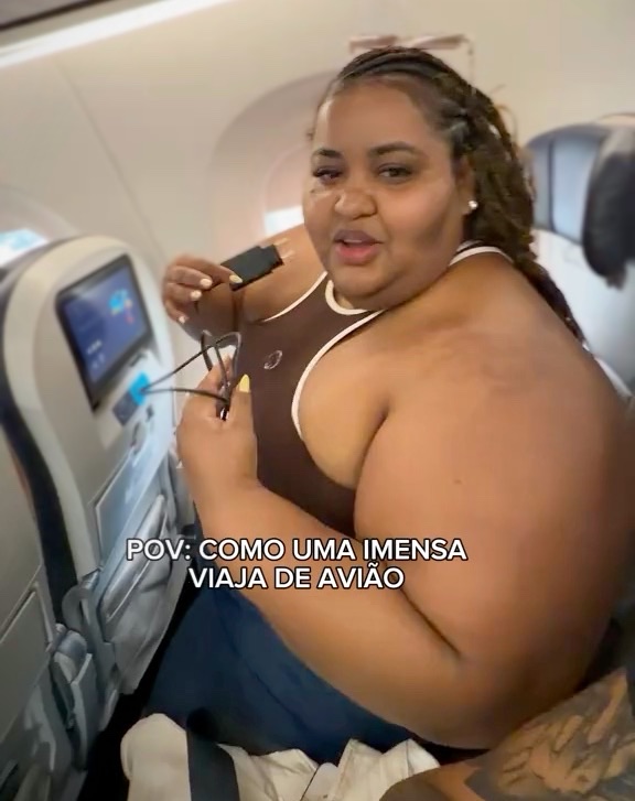 Influenciadora relata dificuldades enfrentadas por pessoas com sobrepeso ao viajar de avião