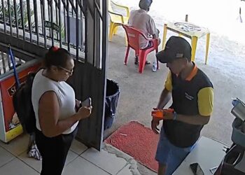 Mulher é morta a tiros pelo ex-companheiro ao sair do trabalho; suspeito morre ao bater em carreta durante fuga no interior do Pará