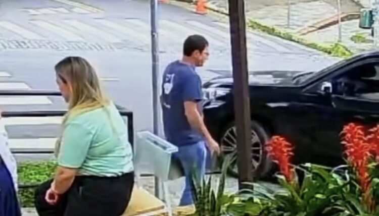 Médico é roubado por falso motoboy enquanto aguardava carro na Vila Madalena