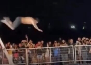 Salto mal calculado quase termina em afogamento durante evento no Chile