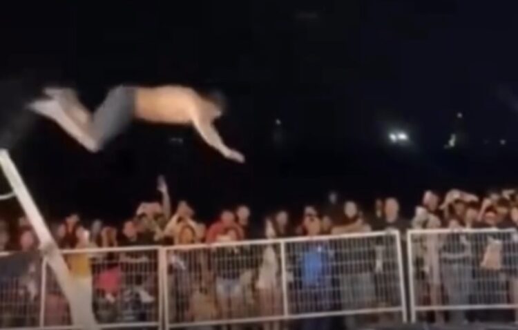 Salto mal calculado quase termina em afogamento durante evento no Chile