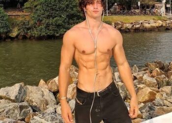 Influenciador retira esposa da faculdade e declaração provoca reação nas redes