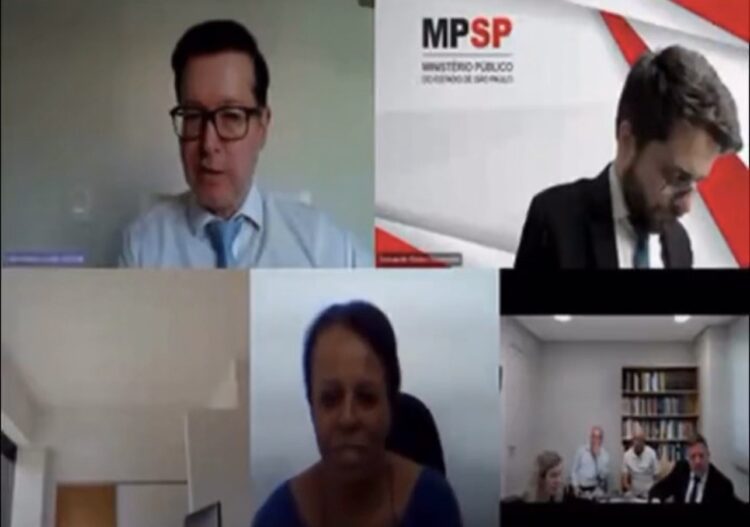 “Tá achando graça?”: juiz confunde condição facial com risada e constrange testemunha em audiência