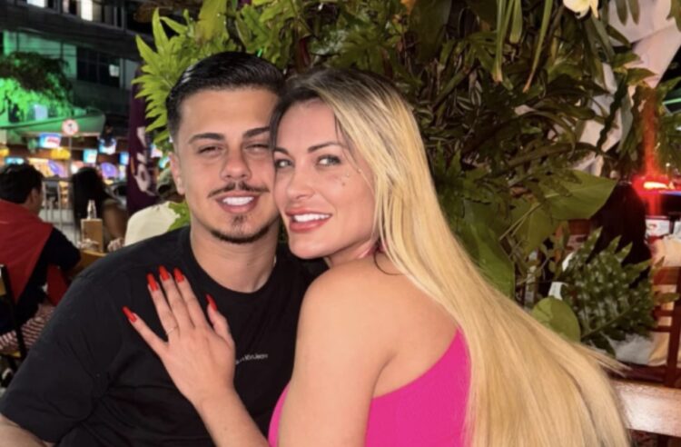 Fofa? Andressa Urach se declara ao marido e frase inusitada viraliza