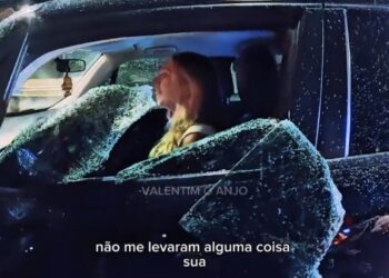 Assalto em segundos deixa mulher em choque na marginal de SP; influencer presta apoio à vítima