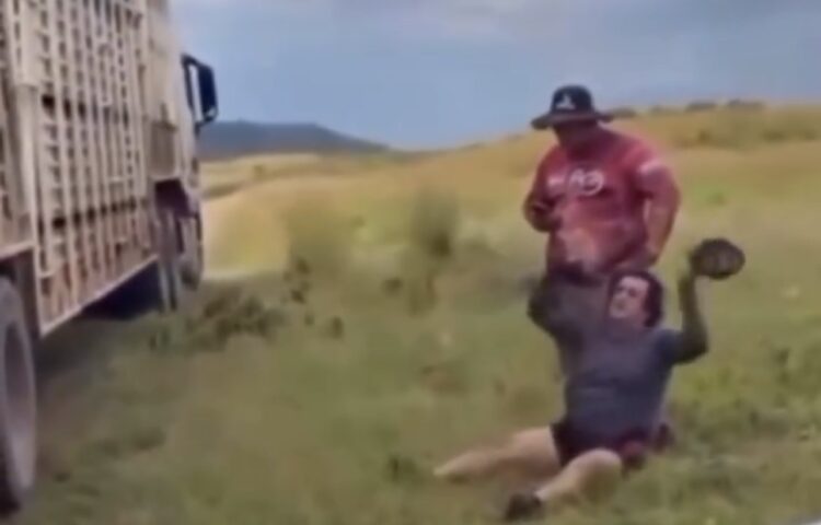 Homem se desespera após atropelar companheira durante manobra: “Comigo não”