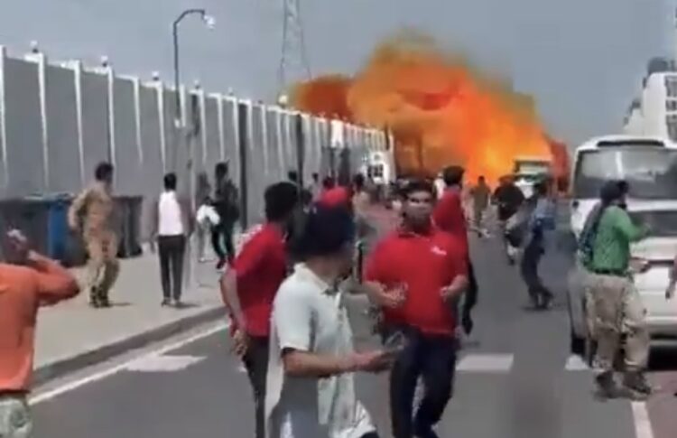 Detritos de mísseis caem no Catar em meio à escalada entre Irã e EUA