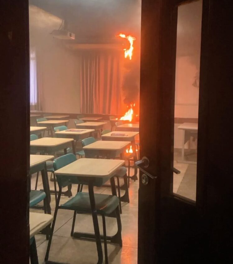 Em Belém, incêndio atinge sala de aula de colégio particular na Avenida Nazaré