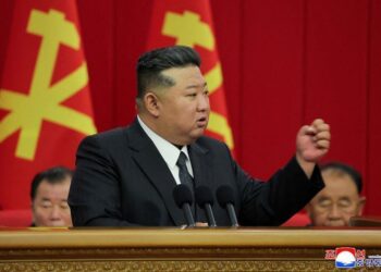 Kim Jong-un é reeleito secretário-geral na Coreia do Norte e reforça controle absoluto do poder