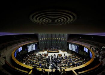 Câmara aprova reajuste de servidores com impacto de R$ 1 bi nas contas públicas