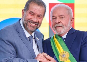 Ex-ministro de Lula, Carlos Lupi é citado em delação de ex-dirigentes do INSS