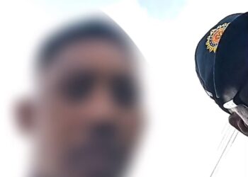 Motociclista grava momento em que militares pedem dinheiro para liberar o veículo dele em blitz na Av. Júlio César, em Belém