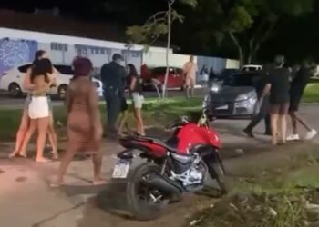 Policial militar é agredido durante ocorrência em bloco de Carnaval em Outeiro, em Belém