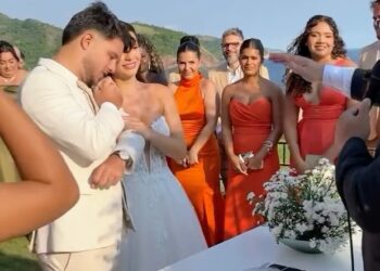 Noivo confunde bênção com aperto de mão e momento rende gargalhadas em casamento