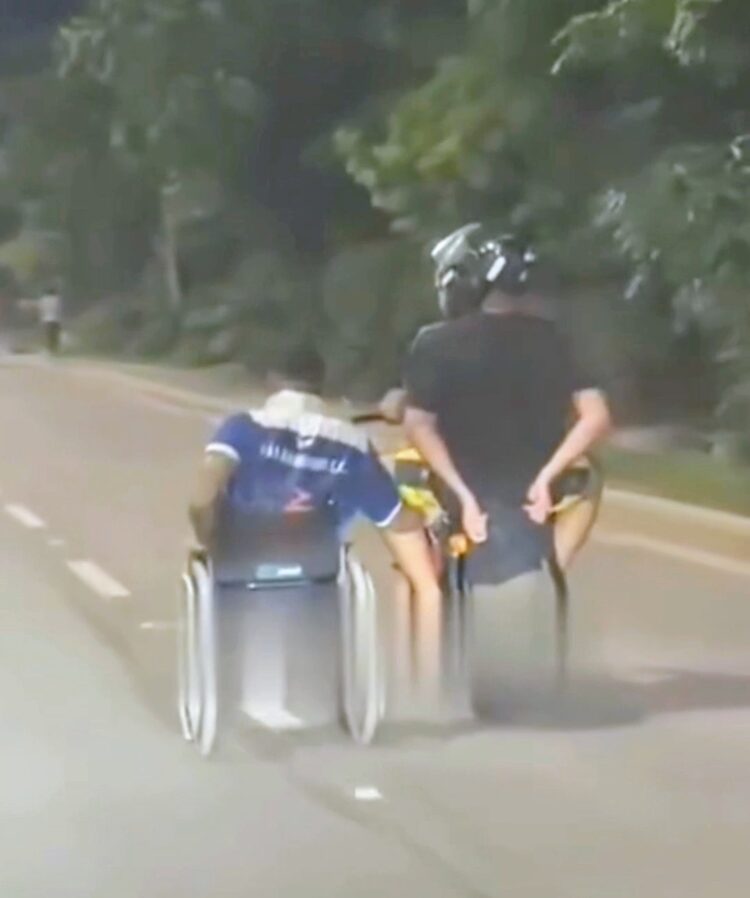 Cadeirante viraliza ao ‘morcegar’ em moto na Avenida João Paulo II, em Belém