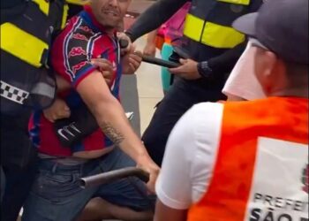 “Por favor, esse dinheiro é pro meu filho”: vídeo de ambulante expulso pela Guarda de SP gera revolta nas redes