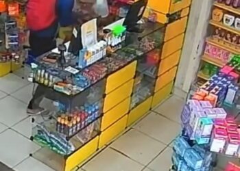 Criminoso atira na cabeça de mulher durante assalto a farmácia, em Ananindeua