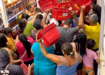 Vídeo de tumulto por miojo a 1 centavo em supermercado do RN viraliza e reacende debate sobre poder de compra no Brasil