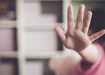 Padrasto é preso suspeito de abusar da enteada de 16 anos