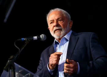 Com Lula, desemprego sobe para 5,8%, aponta IBGE