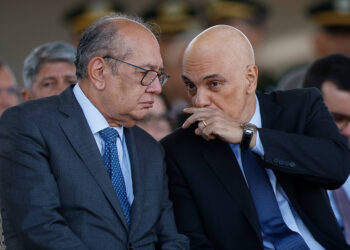 Gilmar Mendes se emociona ao elogiar Moraes no STF e associa atuação a contenção de “risco autoritário”