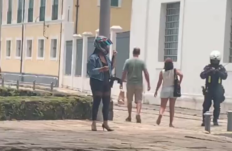 Casal é multado durante ensaio fotográfico no Forte do Presépio