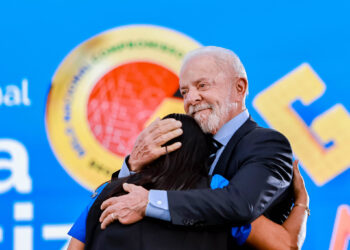 Lula: “Poucas vezes neste país a educação foi levada a sério”