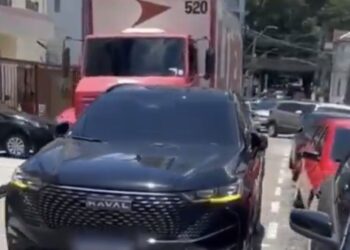 “Parada rápida” bloqueia via e causa transtornos no trânsito no Reduto