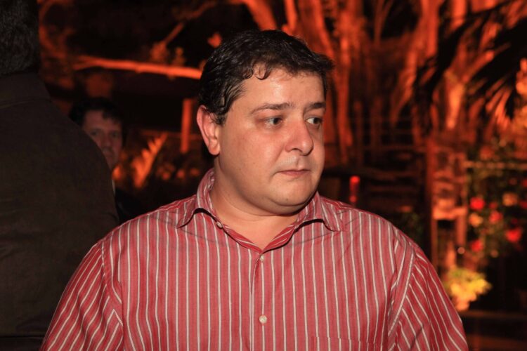 Lulinha viajou com empresário alvo da PF durante visita de Lula à China