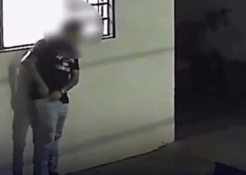 Homem invade casa da ex com canivete e é contido por amigo da vítima