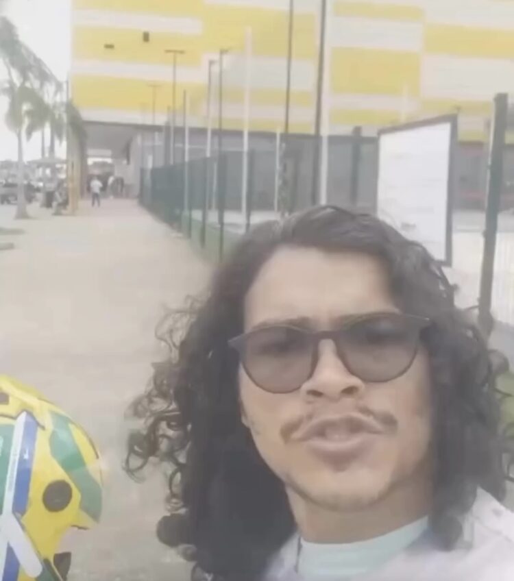 “Aqui não é BRT”, diz motorista ao recusar levar quatro pessoas em moto