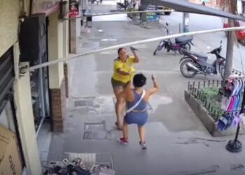 Mulher morre após ser esfaqueada durante discussão na rua