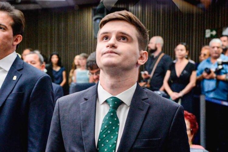 “Enfia Jesus no seu c*”: debate entre Lucas Pavanato e mulher trans explode