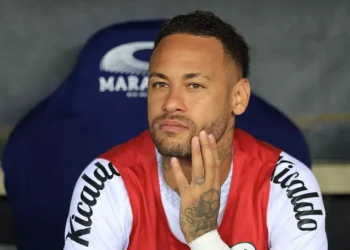 “Já errei muito e vou errar pra porr ainda”, desabafa Neymar sobre críticas e pressão