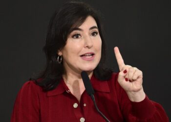 Simone Tebet deixa MDB após 30 anos e se filia ao PSB, mirando o Senado