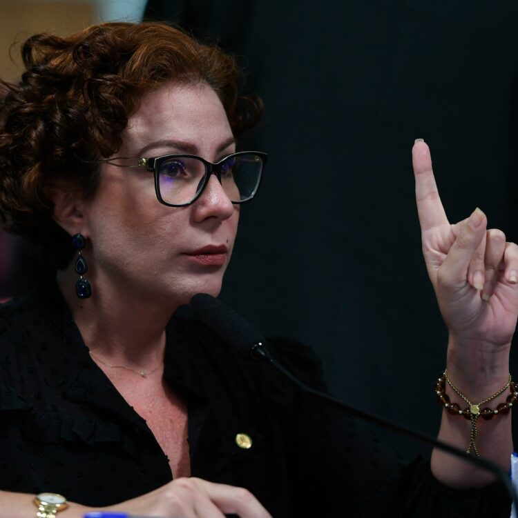 Justiça da Itália autoriza extradição de Carla Zambelli para o Brasil